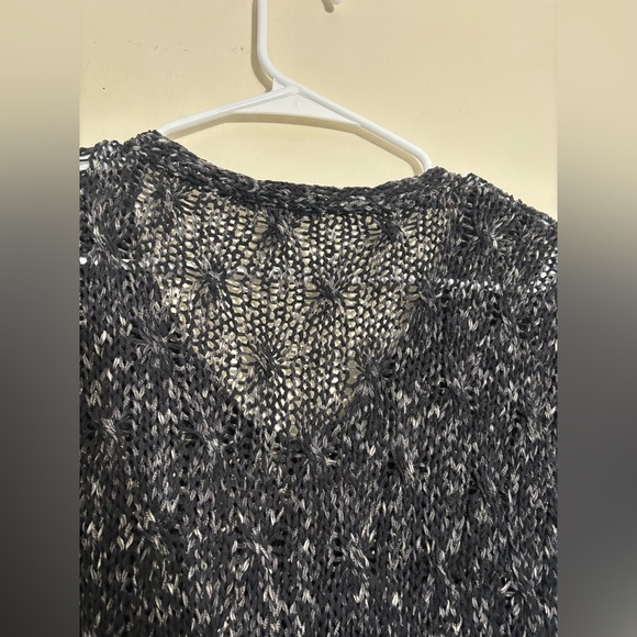 Eileen Fisher Black Cotton Nylon Tape V-neck Cap Sleeve
Semi-Sheer Top Size L/G - Picture 4 of 8